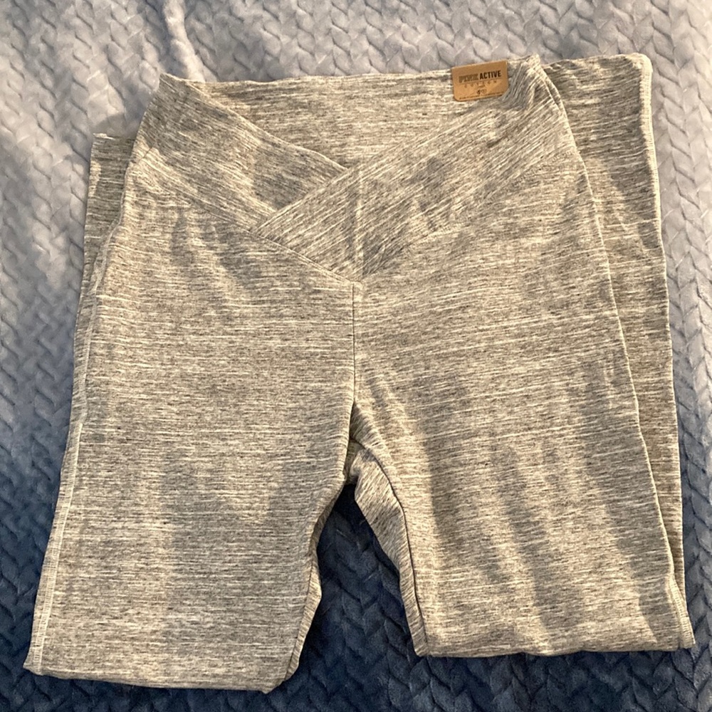 The size is large , the color is grey , the brand is pink/Victoria secrets